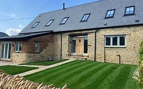 Luxury Barn Near Soho Farmhouse